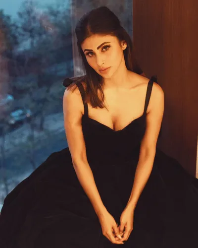 mouni roy   నాగిని మౌని రాయ్ లేటెస్ట్ ఫొటోస్